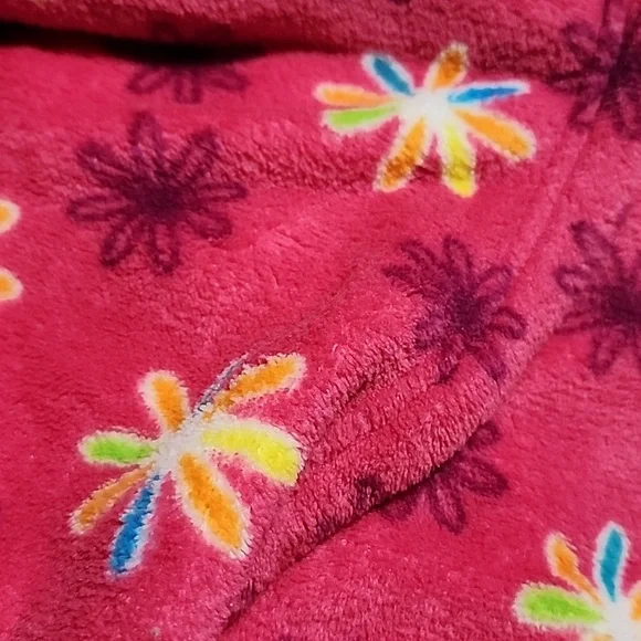 BED & BATH ๐ COLLECTION CAROL'S. BATH ROBE. - Picture 7 of 9